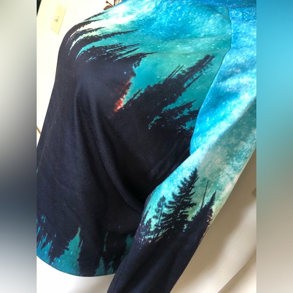 Wilderness Sweatshirt - Picture 6 of 11